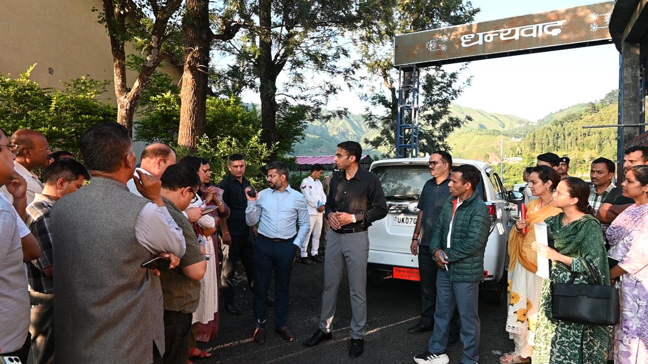 *मा0 सीएम के निर्देश पर डीएम का दूर दराज आवासीय विद्यालयों की निरीक्षण श्रृखला में केजीबीवी त्यूनी पश्चात, केजीबीवी कोरूबा का भ्रमण, परीक्षण, बेहतरीन करने का प्रयास;*